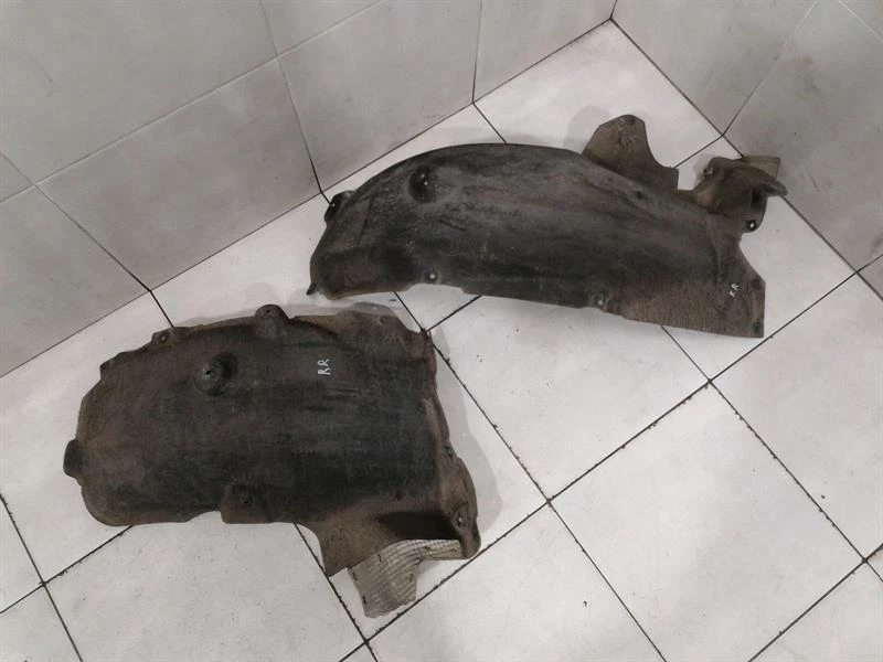 BMW i8 Hybrid Wheel arch liner (plastic) 51717328626 RADLAUFABDECKUNG HR RR - Image 5