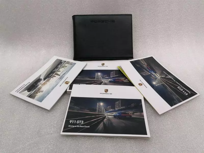PORSCHE 911 992 GT3 SERVICE BOOKLET / Maintenance Handbuch GT3