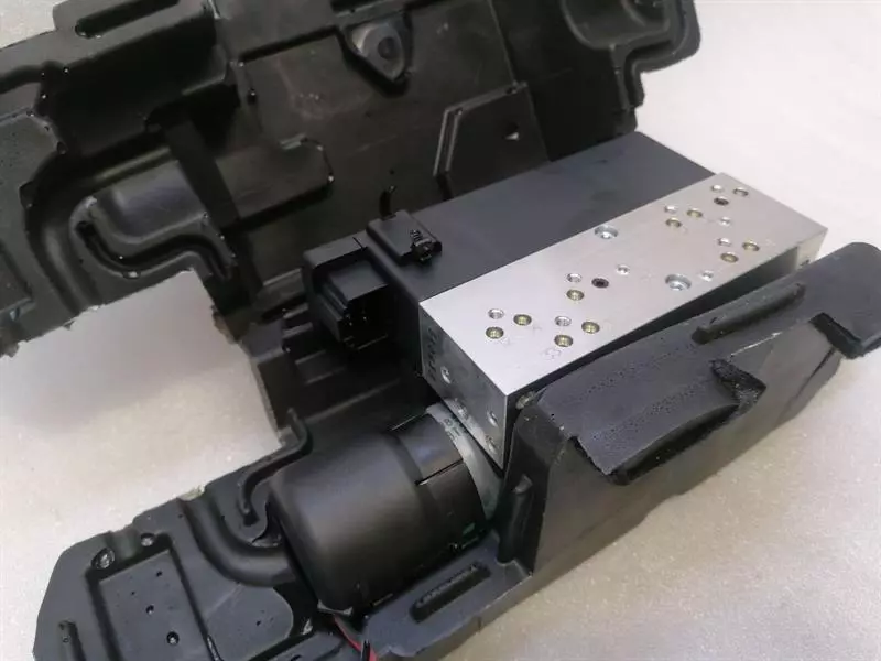 McLaren 600LT Spider ROOF HYDRAULIC PUMP 11A8269SP HYDRAULISCHE PUMPE + STRUTS - Image 5