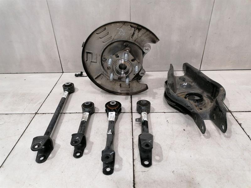 TESLA MODEL 3 PERFORMANCE RLH Hub set 1044411-00-G Radlagergehäuse Hinten Links