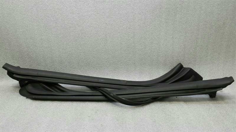 MERCEDES E Class W238 Windshield Seal A2386300000 Türdichtungen