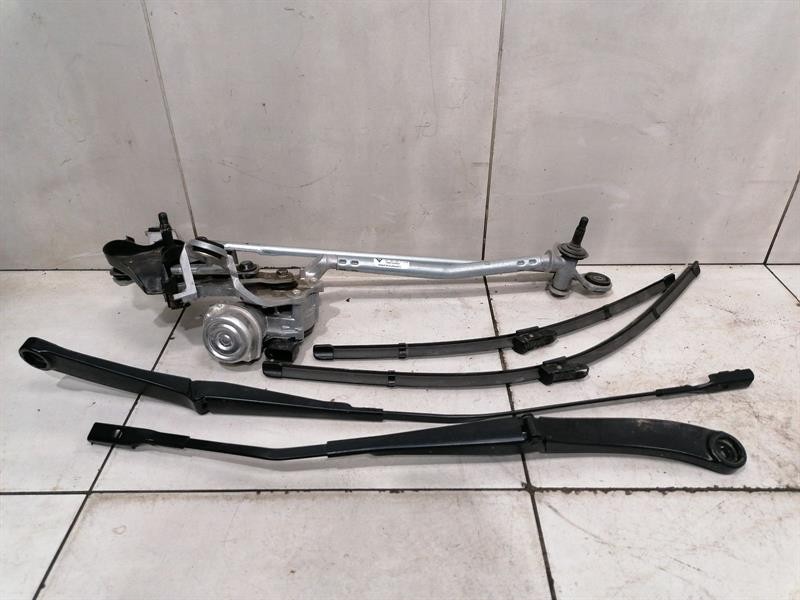 PORSCHE TAYCAN 9J Front Wiper Linkage 9J1955120D Wischermotor Vorne RHD