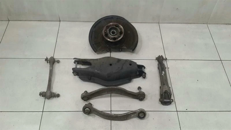 MERCEDES E W212 Right Rear Hub A2123500241 Radlagergehäuse Hinten RE Komplett