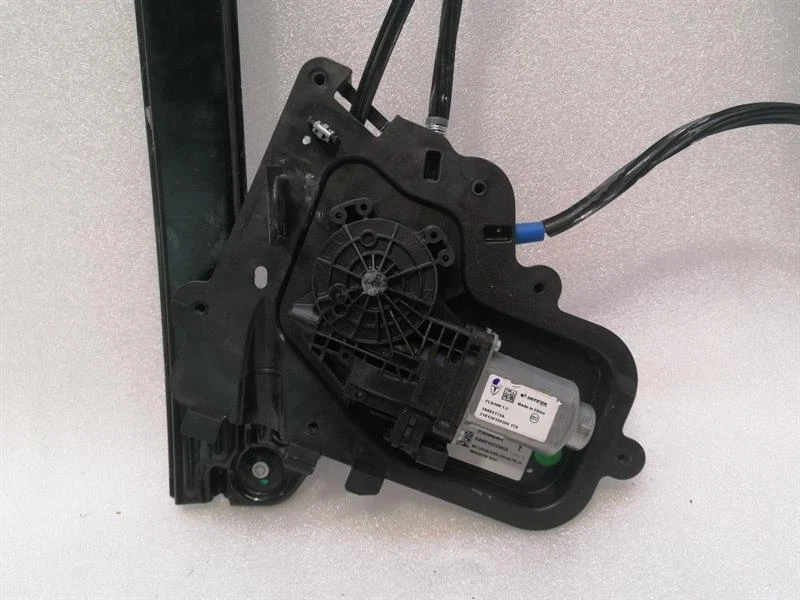 TESLA MODEL 3 Left Front Door Winder 1616442-00-A Fensterheber vorne links - Image 3