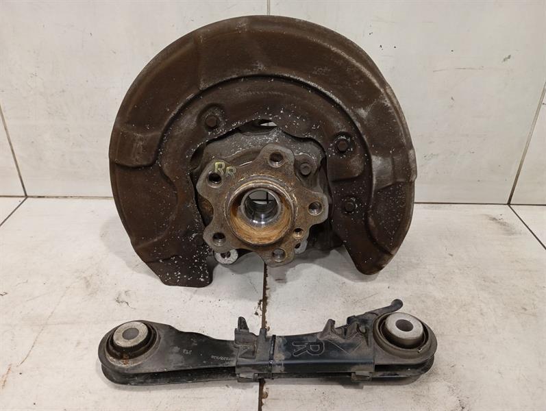 BMW 7 series G11 Right Rear Hub 6865662 Radlagergehäuse Hinten Rechts