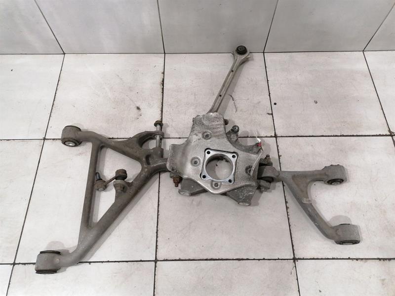 ASTON MARTIN VANQUISH AM310 Right Hub AD23-5A970-AA Radlagergehäuse Hinten Recht