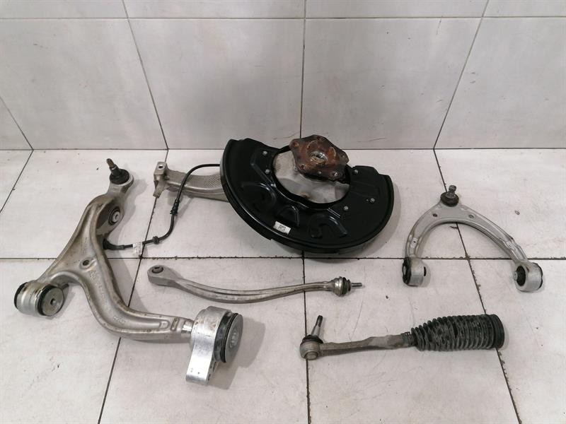 PORSCHE TAYCAN 9J Right Front Hub 9J1407246B Radlagergehäuse Vorne Rechts