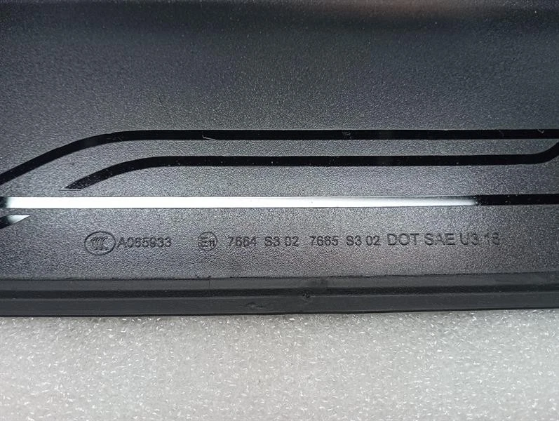 PORSCHE TAYCAN 9J Stop light 9J1945211C Bremsleuchte - Image 3