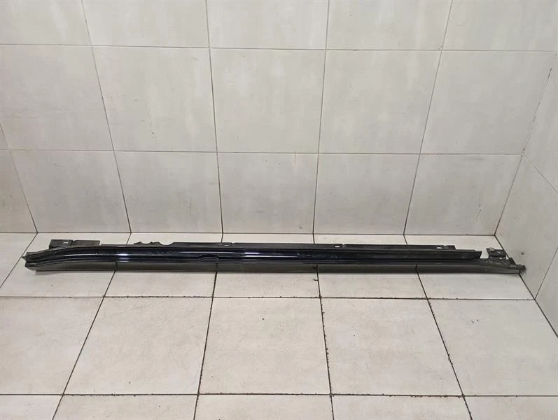 PORSCHE MACAN 95B Side skirt 95B854884A Seitenschweller