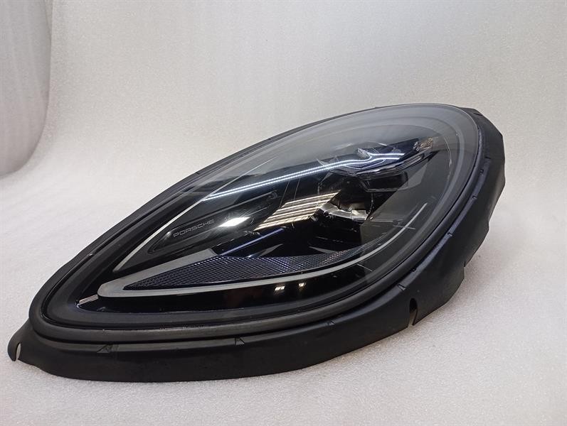 PORSCHE MACAN 95B Left Head light 95B941015K DEFECTS Scheinwerfer Links MK2 2022