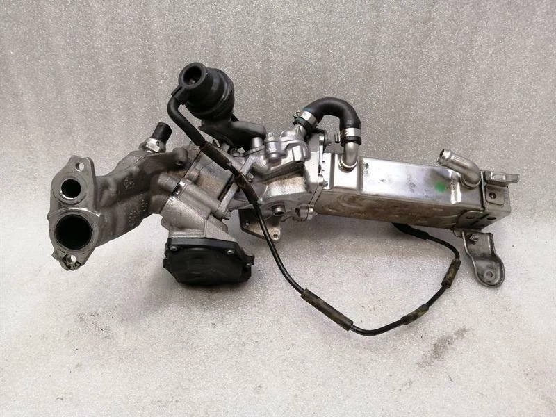 MERCEDES C Class W205 HYBRID EGR Cooler A6511400660 AGR Abgasrückführung diesel