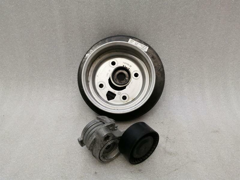 BMW 7 series F02 F01 N74B60 6.0 V12 Riemenspanner 7582038 Pulley