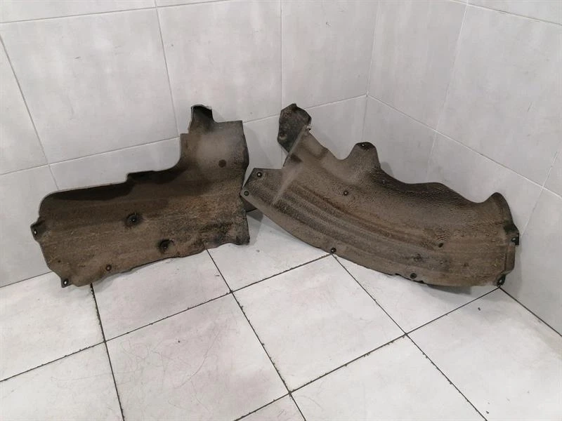 BMW i8 Hybrid Wheel arch liner (plastic) 51717328626 RADLAUFABDECKUNG HR RR - Image 2