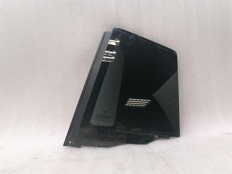 TESLA MODEL X 75D Left Rear quarter Glass 1055275-00-G Türscheibe ¼ Hinten Links