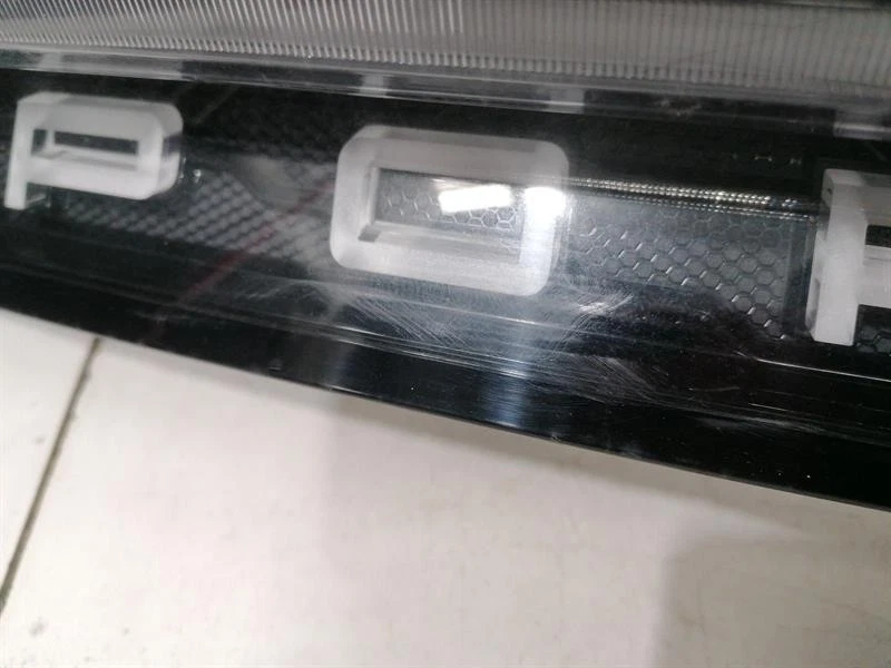 PORSCHE TAYCAN 9J Stop light Strip 9J1945081K Rücklicht Bremsleuchte - Image 2