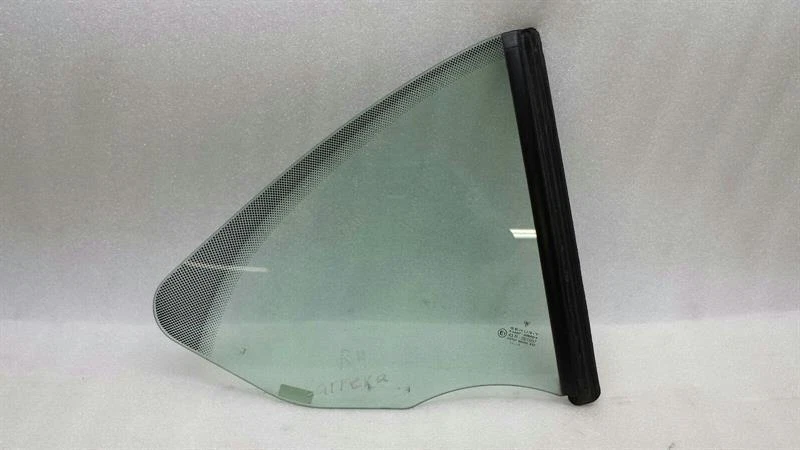 Porsche 911 996 carrear Right Rear ¼ Glass 99654311209 Seitenscheibe Cabrio - Image 2