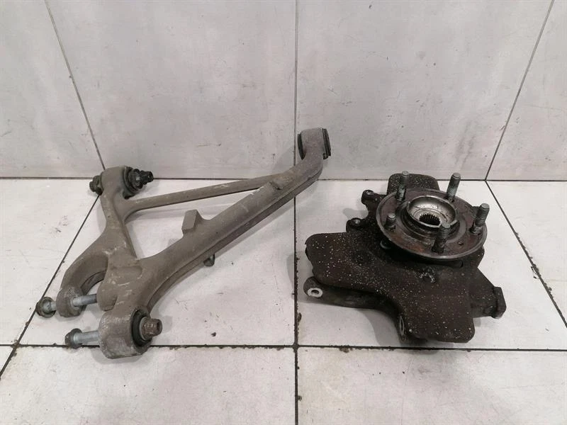 ASTON MARTIN RAPIDE 10-14 Right Rear Hub AD43-5A970-AB Radlagergehäuse Rechts - Image 3