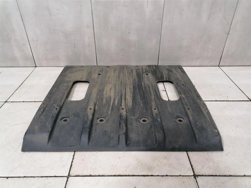 ASTON MARTIN VANTAGE V8 UNDERTRAY 6G33-17C857-AC REAR Unterbodenverkleidung - Image 5