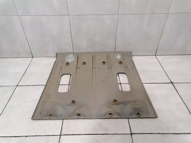 ASTON MARTIN VANTAGE V8 UNDERTRAY 6G33-17C857-AC REAR Unterbodenverkleidung - Image 2