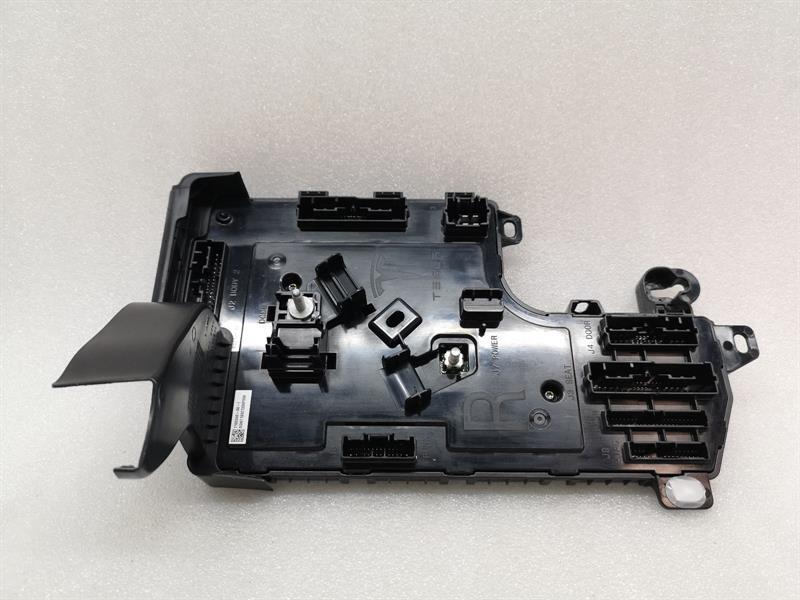 TESLA MODEL 3 Premium Voltage Comfort module 1100340-00-I Steuergerät