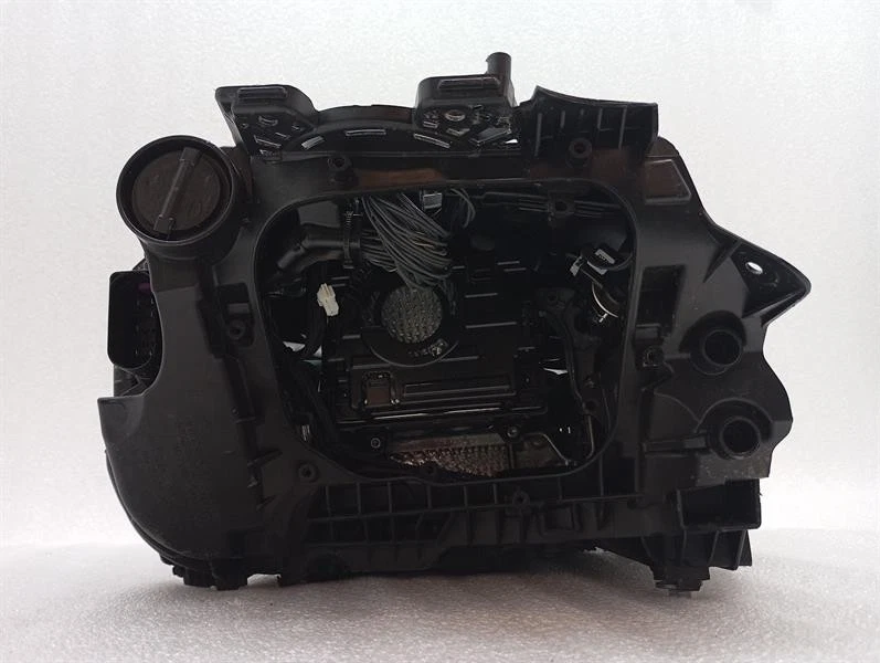 PORSCHE TAYCAN 9J Left Headlight 9JA941059G DEFECT Scheinwerfer Links Beschädigt - Image 6