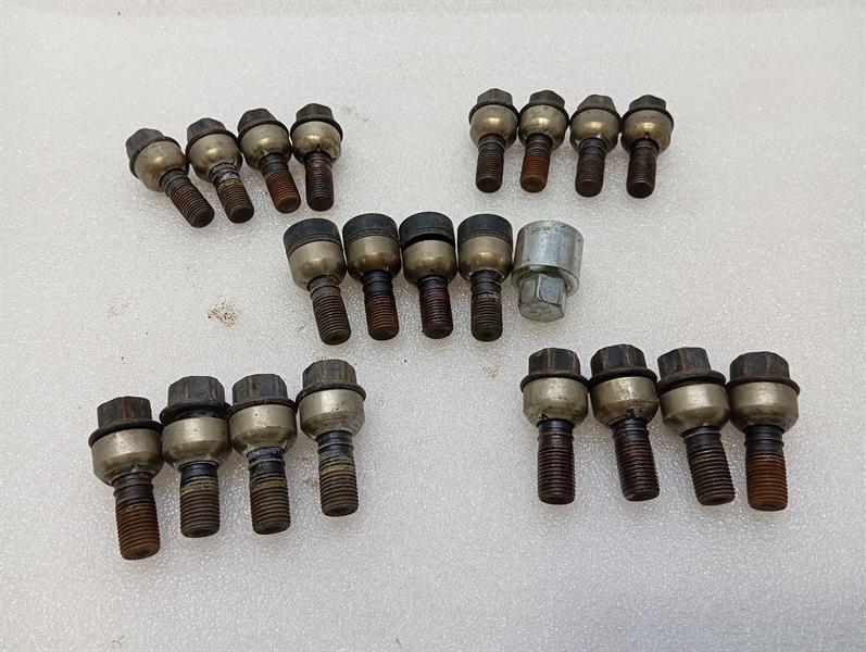 PORSCHE CAYMAN 987 Anti Theft Wheel Bolt Set 99136198001 WHT004676A Schrauben