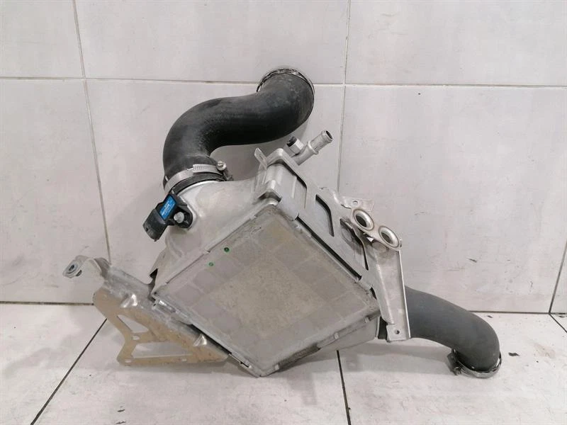 McLaren 570S Spider  Intercooler 13F0303CP Ladeluftkühler - Image 7