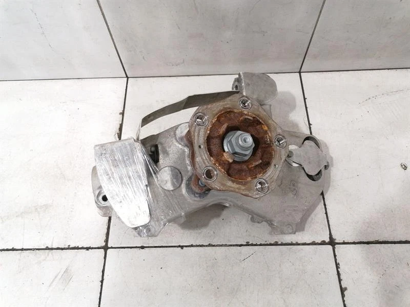 PORSCHE CAYMAN 718 GT4 Right Front Hub 99134165881 Radlagergehäuse Vorne Rechts - Image 2