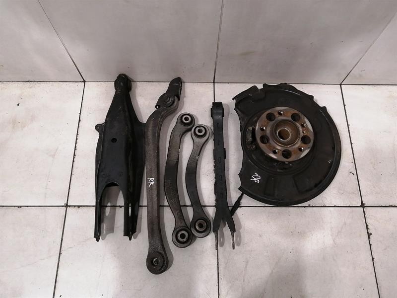 MERCEDES SL R230 Right Rear Hub A2303505208 Radlagergehäuse Hinten Rechts