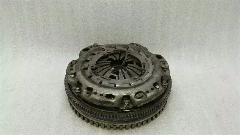 MERCEDES A Class W176 Flywheel A0262501001 ANLASSERKRANZ ZAHNKRANZ Double Mass - Image 3