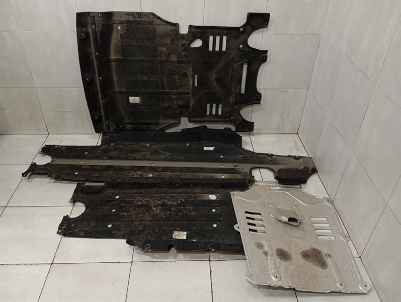 PORSCHE MACAN 95B UNDERTRAY set 95B863821C Unterbodenverkleidung satz