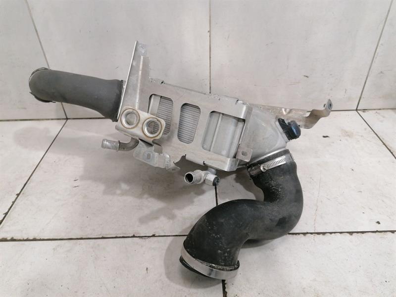 McLaren 570S Spider  Intercooler 13F0303CP Ladeluftkühler