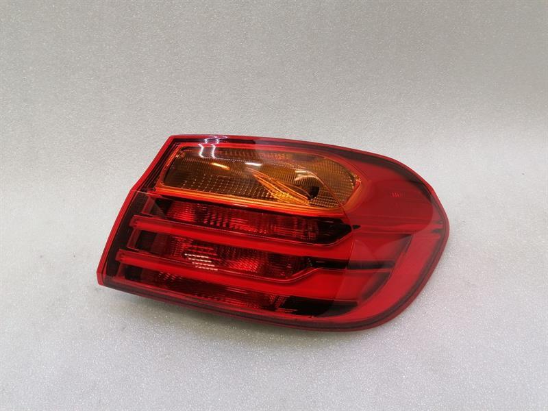BMW M4 F82 Right Rear Light 7296098 Rückleuchte Hinten Rechts