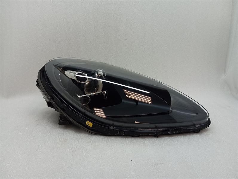 2020 PORSCHE MACAN 95B Right Headlight 95B941010AM SPARES OR REPAIR Scheinwerfer
