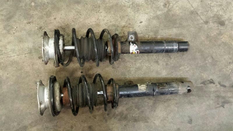 BMW 1 series E87 E81 Front shock absorber pair 31316771554 Stossdämpfer vorne