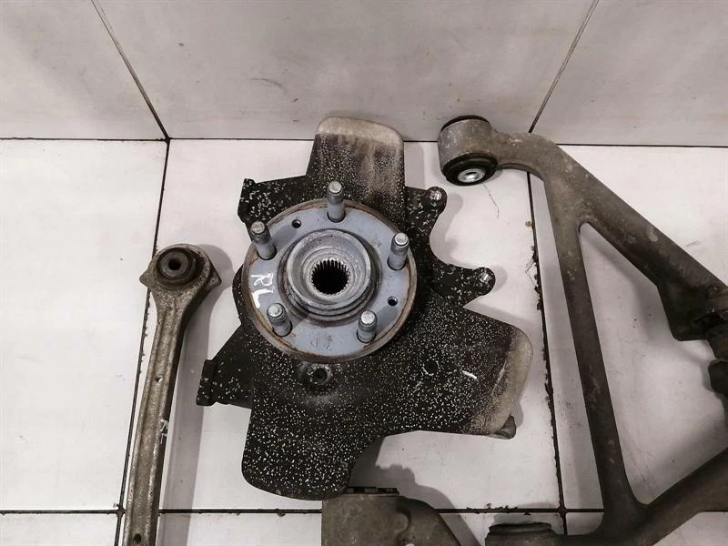 ASTON MARTIN VANTAGE V8 RLH Hub 8D33-5A971-AB Radlagergehäuse Hinten Links satz - Image 3