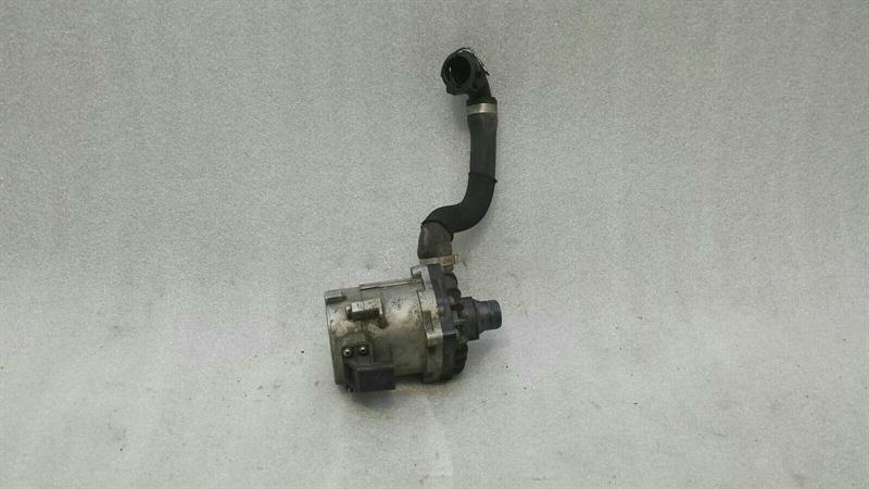 BMW 5 Series F07 GT Additional cooling pump 7566335 Kühlmittelpumpe Pumpe 550i