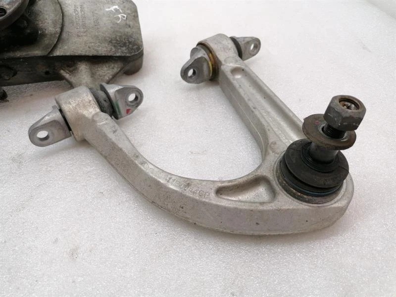 McLaren 570S Spider Right Front Hub 13B1203CP Radlagergehäuse Vorne Rechts - Image 3