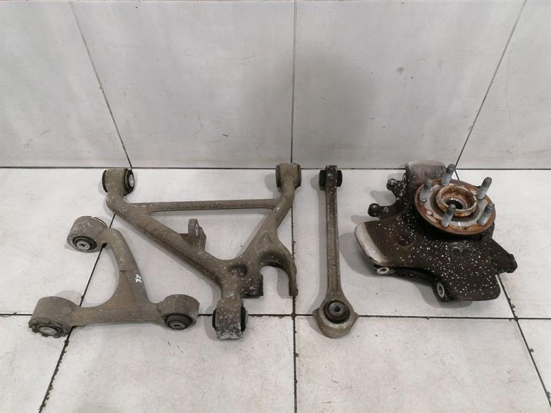 ASTON MARTIN VANTAGE V8 Right Rear Hub 8D33-5A970-AB Radlagergehäuse Hinten Re