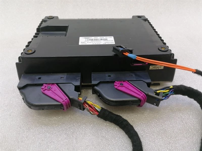 ASTON MARTIN RAPIDE AMR BANG & Olufsen Amplifier CD33-18C808-AF Verstärker - Image 6