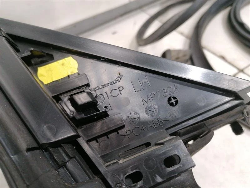 McLaren 570S Spider LEFT WITH SEALS 13A5731CP LINKS - Image 5