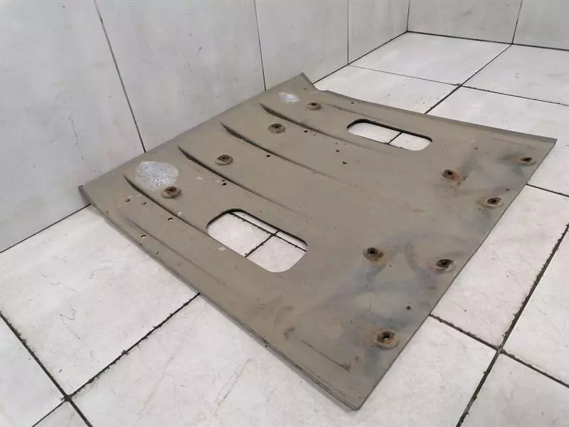 ASTON MARTIN VANTAGE V8 UNDERTRAY 6G33-17C857-AC REAR Unterbodenverkleidung - Image 3