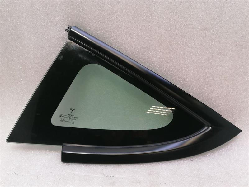 TESLA MODEL 3 LONG RANGE RLH quarter Glass 1514978-01-C Türscheibe ¼ Hinten Link