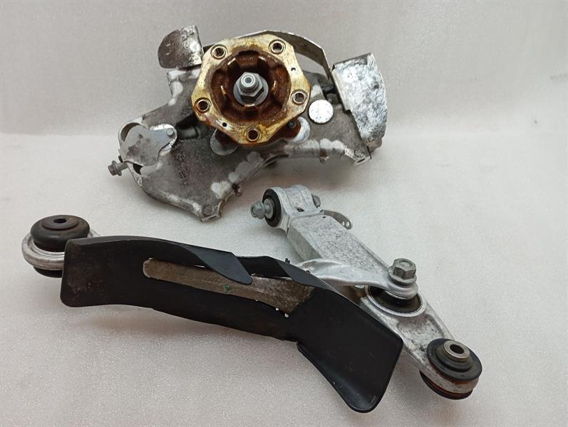PORSCHE CAYMAN 718 GT4 Left Front Hub 99134165781 Radlagergehäuse Vorne Links
