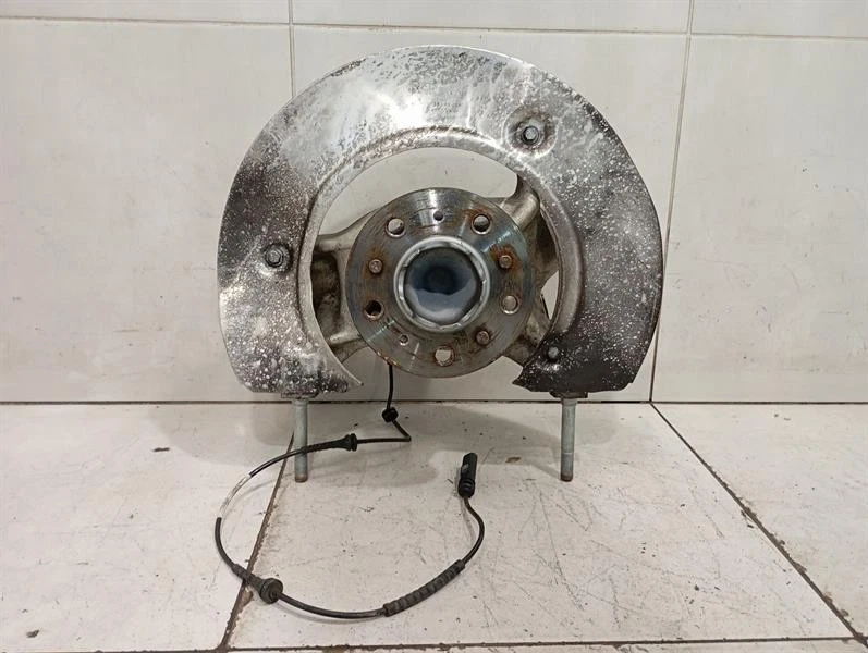 BMW 4 M4 G82 G22 RWD Right Front Hub 31 20 8095664 Radlagergehäuse Vorne Rechts - Image 2