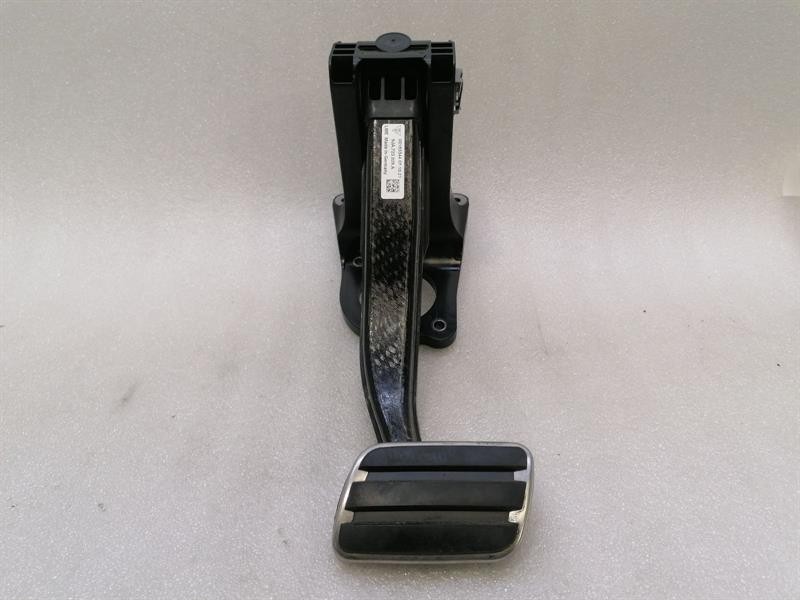 PORSCHE TAYCAN 9J 9JA723029A CARBON BRAKE PEDAL Bremspedal