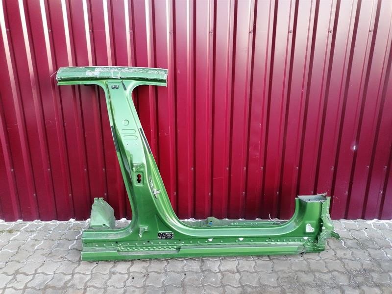 PORSCHE TAYCAN 9J TURISMO RH Side skirt 9J0809086 RIGHT schweller RECHTS CHASSIS