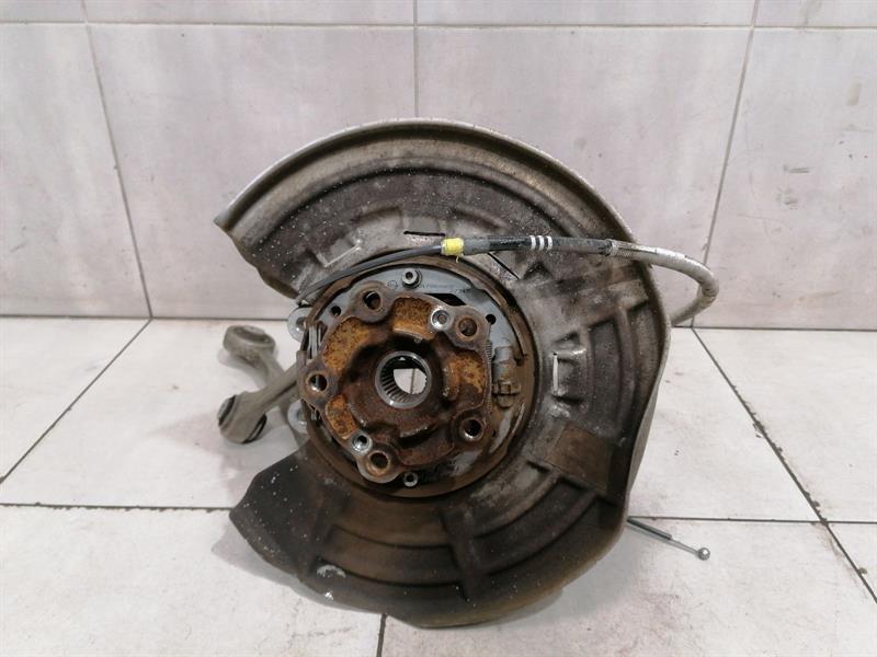 BMW M4 F82 Left Rear Hub  33302284795  Radlagergehäuse Hinten Links