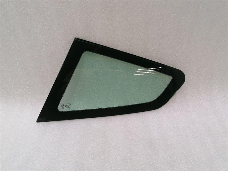 ASTON MARTIN VANTAGE Left Rear quarter Glass 6G33-C29751-BA Türscheibe ¼ Hinten