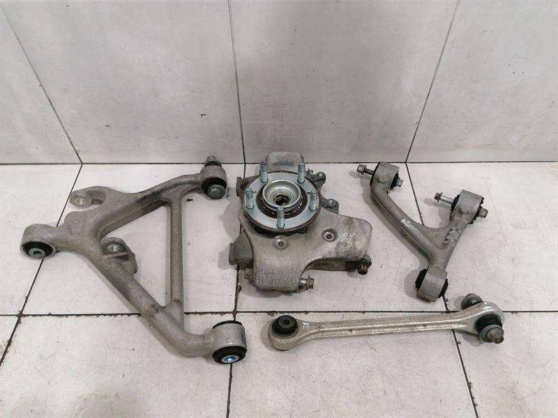 ASTON MARTIN RAPIDE AMR Left Rear Hub AD43-5A971-AB Radlagergehäuse Hinten Links